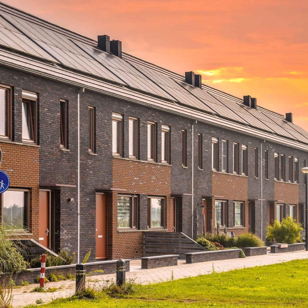 row-of-modern-houses-in-modern-ecological-neighbor-APBMB6S.jpg row-of-modern-houses-in-modern-ecological-neighbor-APBMB6S.jpg